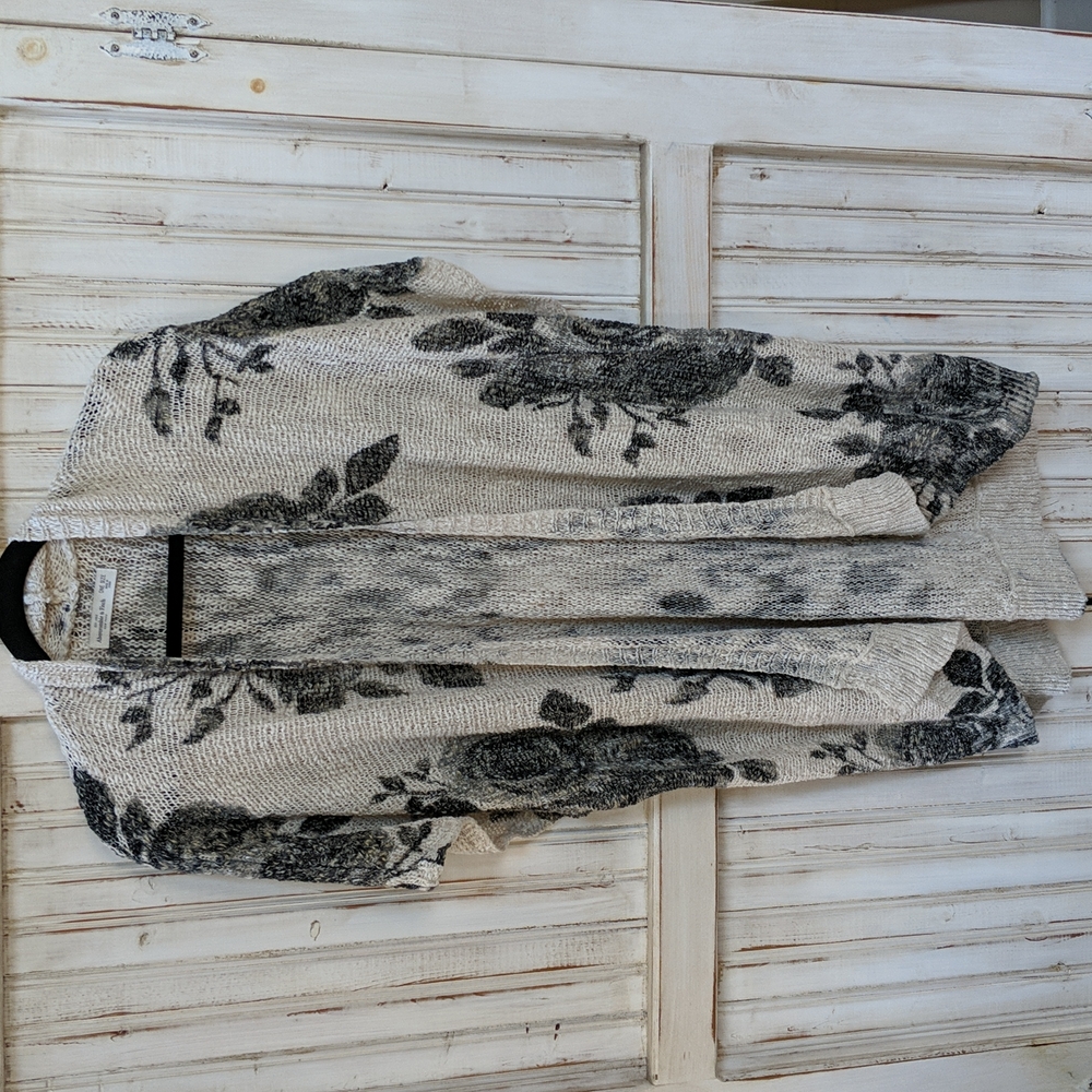 Abercrombie and Fitch floral sweater duster. One size.